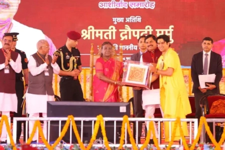 Droupadi-Murmu-Bageshwar-Dham-1